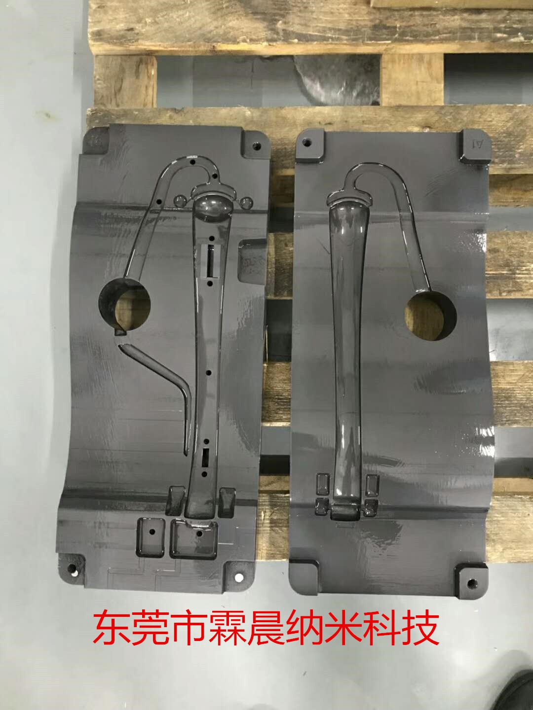 福建厦门钨钢模具耐磨涂层.厦门模具高硬度涂层.真空涂层